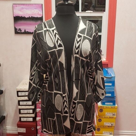 Plus sz 1x2x3x black/white/gray cardigan - Picture 3 of 11